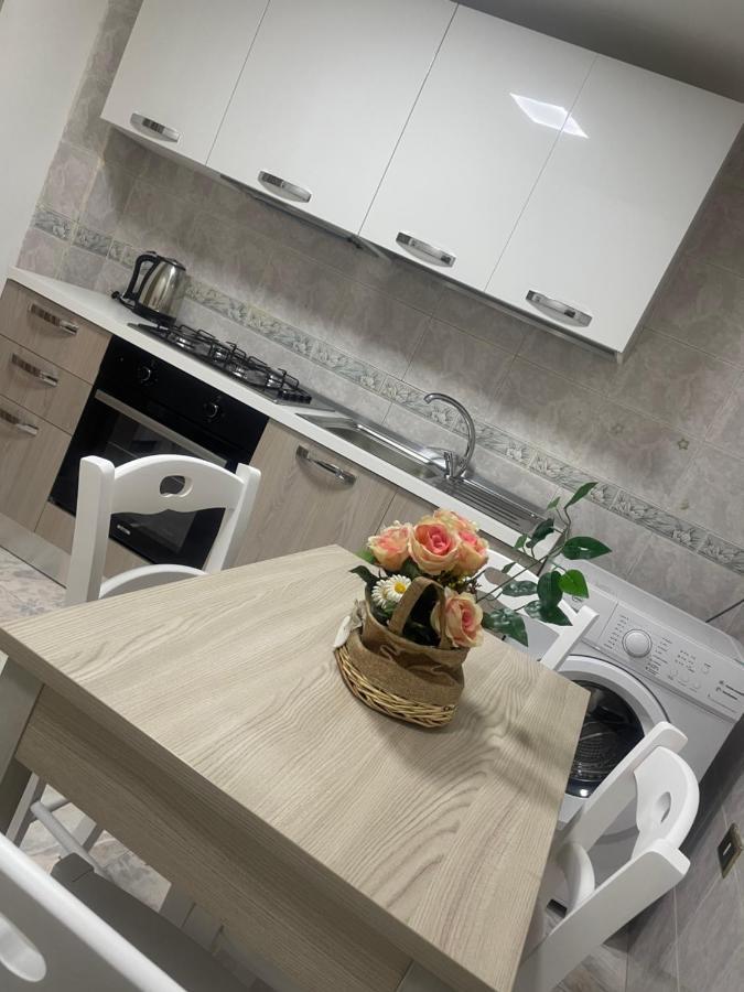 Casa Vacanza La Serenella Lägenhet Neapel Exteriör bild
